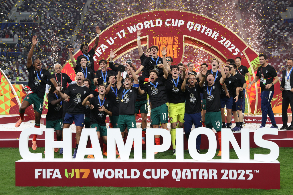 体坛联播｜葡萄牙首夺U17世界杯冠军，伊斯科遭遇队友误伤