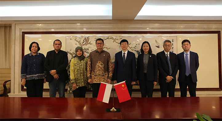 李利会见印尼食品药品管理局局长塔鲁那·伊克拉尔
