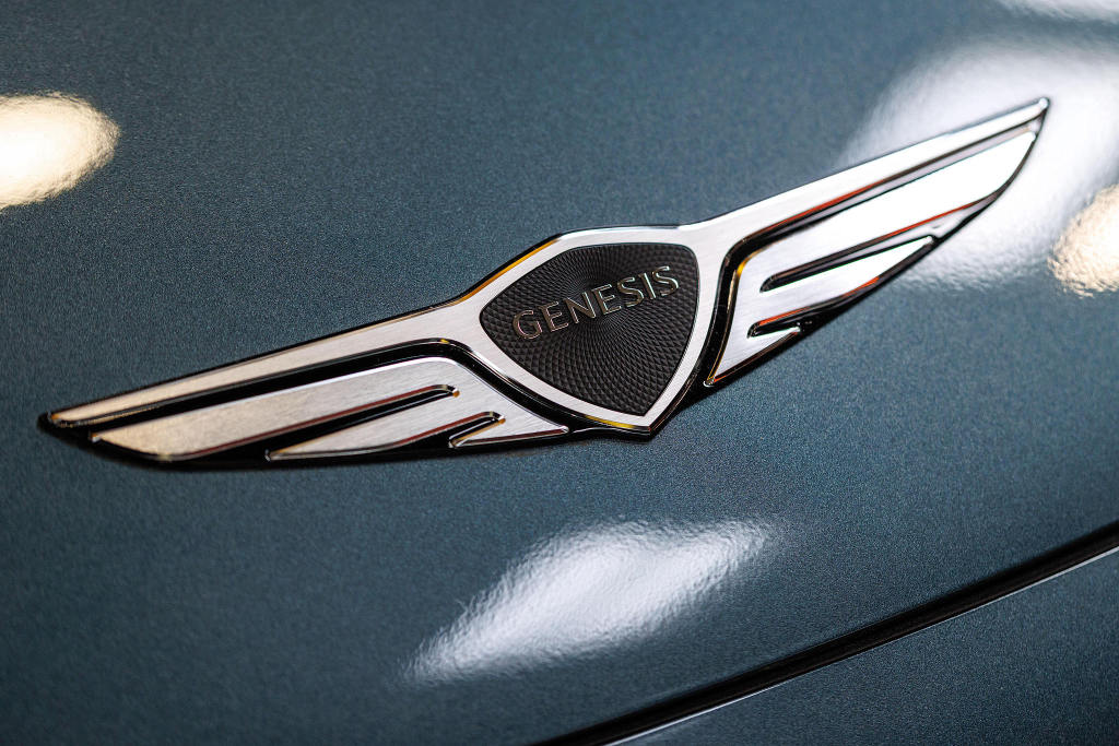 挡风玻璃顶部装饰条粘合强度不足,捷尼赛思在华召回299辆进口纯电GV60汽车